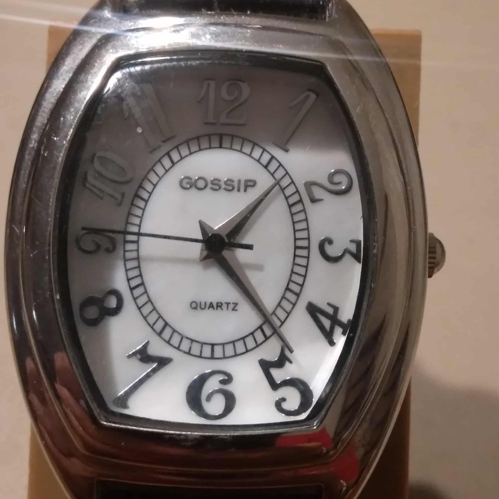 🦋10/$20🦋 Gossip Silver/MOP Leather Women's Watch
